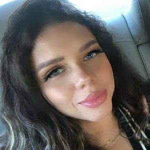 Meet your Posher, Carolina